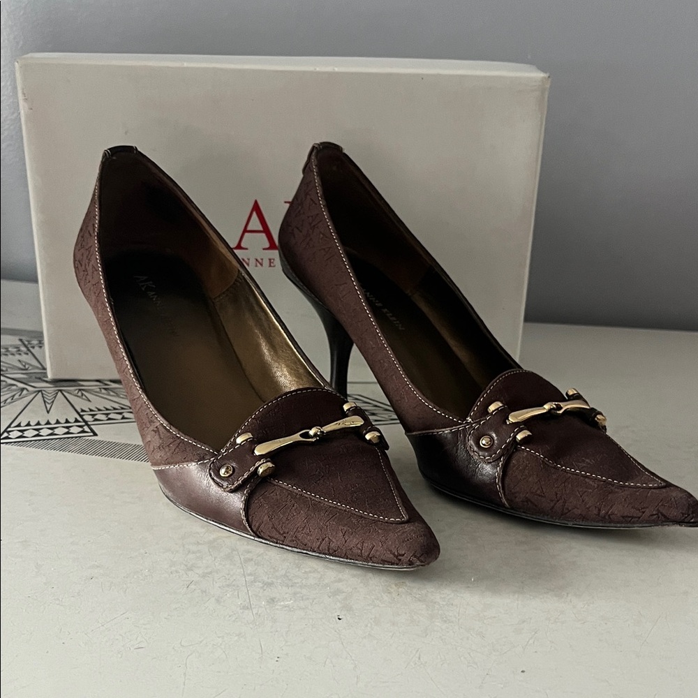 Anne Klein Brown Heels with Gold Accents